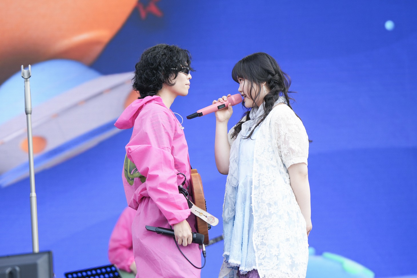 AKMU
