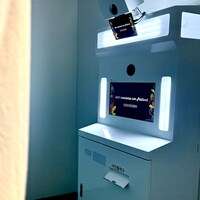 「Weverse Artist Zone」内のフォトブース内に設置されたPhotomatic。