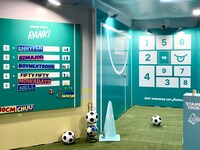 「Weverse Artist Zone」より、サッカーゲームが楽しめるGame Zone。