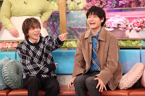左から末澤誠也、佐野晶哉（Aぇ! group）。©フジテレビ