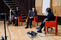 「STUDIO HISASHI with Anime」より、左から滝善充、菅原卓郎、HISASHI。