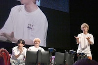 「最初はボンバー！」の掛け声でじゃんけんをするリョウガ（超特急）、ユーキ（超特急）、橘柊生（DISH//）。