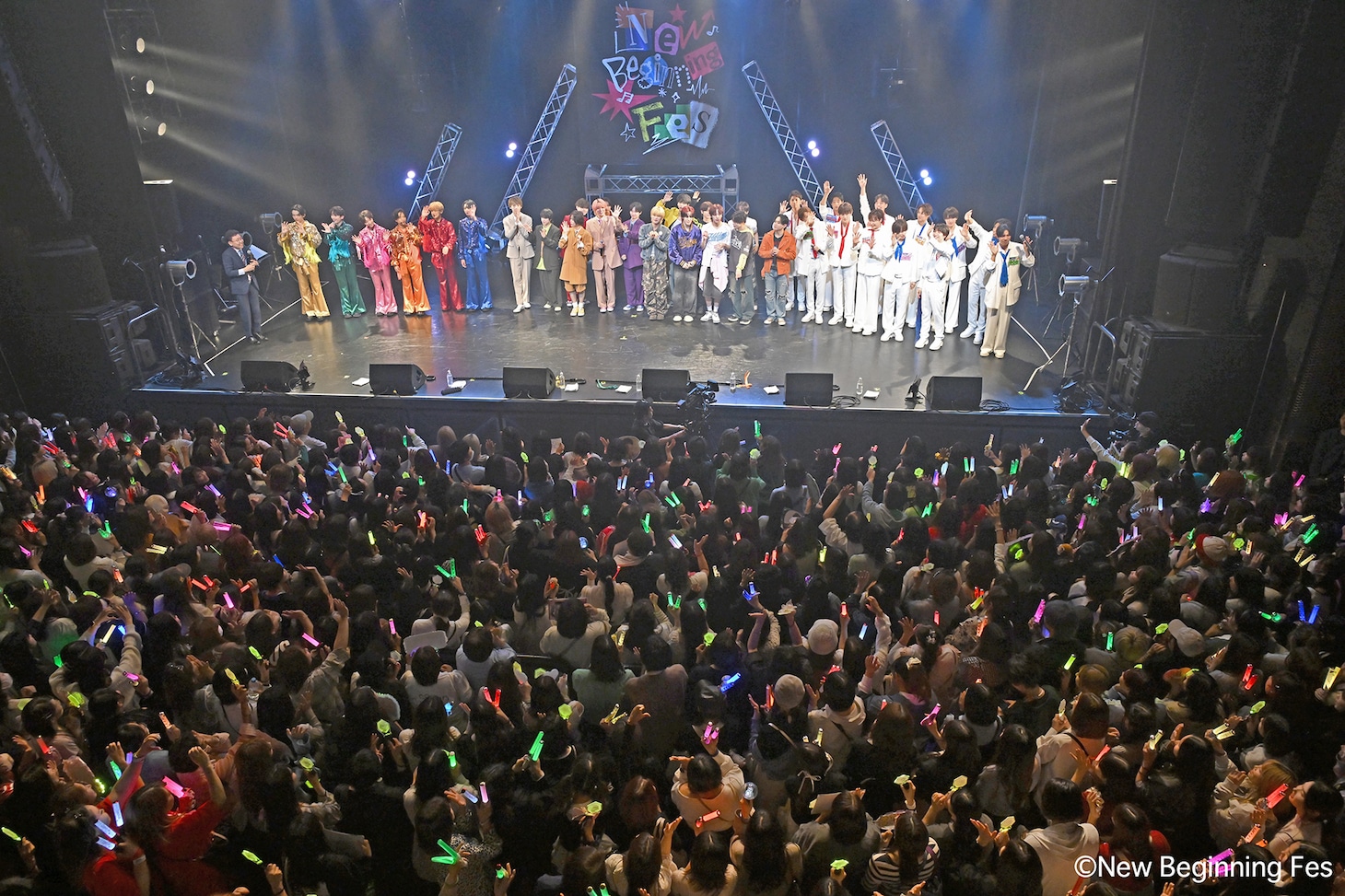 「New Beginning Fes in GMOシブヤエンタメ祭」初日公演の様子。