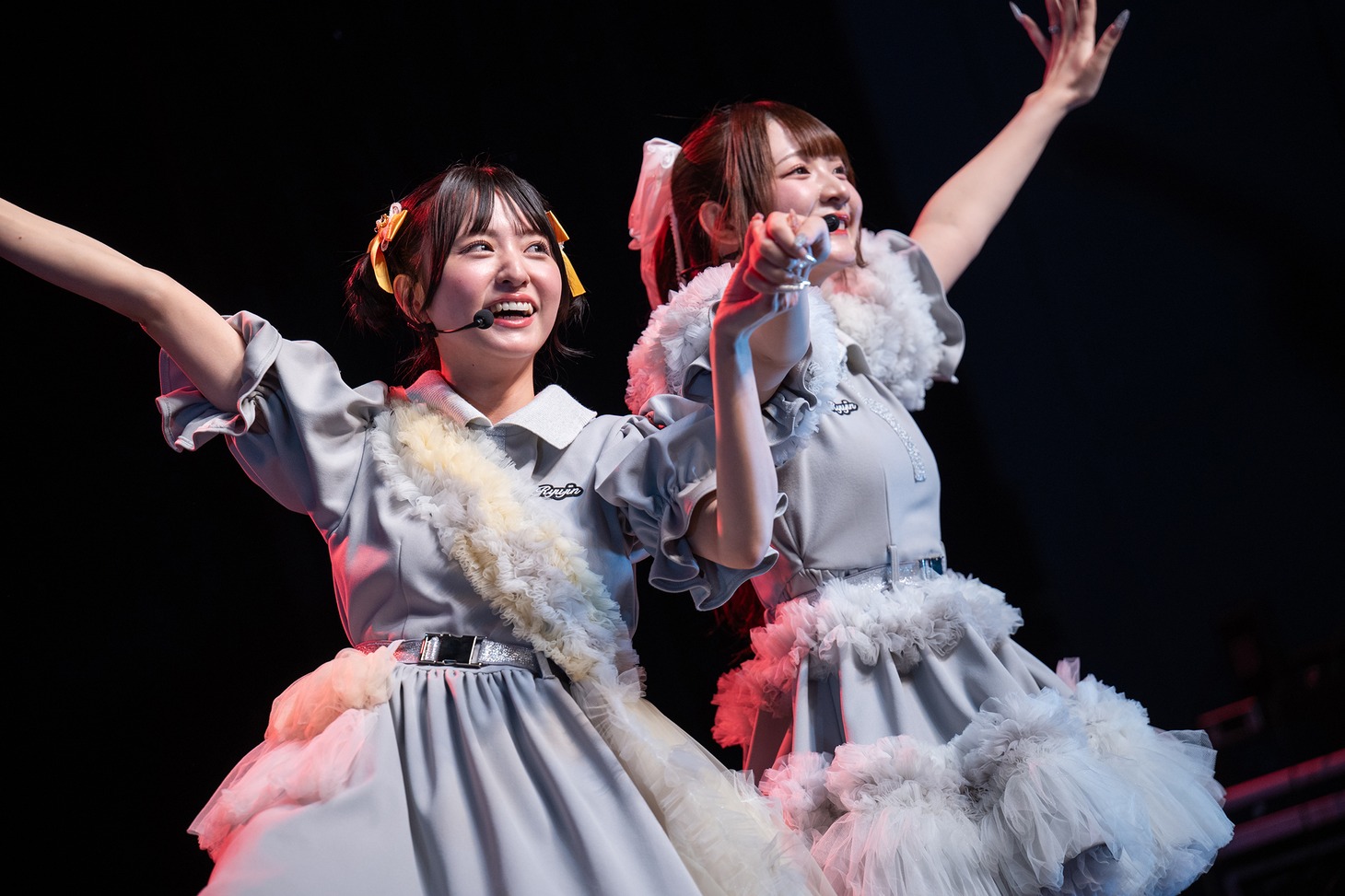 清真尋（左）と清ゆな（右）。