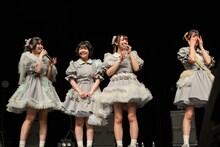 楽しそうな夫人たち。