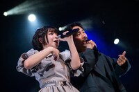 デュエット曲「コラージュ」を歌う清竜人＆清凪。