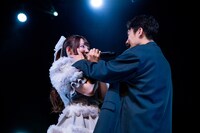 デュエット曲「どうしてもできないの」を歌う清竜人＆清ゆな。