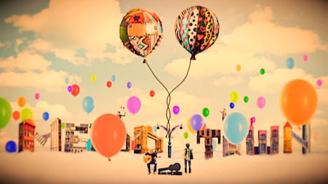 カミナリグモ「つぎはぎバルーン」ミュージックビデオのサムネイル。