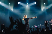 「edhiii boi 1st TOUR 大人になんてなりたくない」の様子。（写真提供；BMSG）