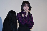 なえなのの背後にも黒髪の霊。