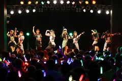 OCHA NORMAが1年ぶりシングル発売、アニメ主題歌「学校では教えてくれないこと」