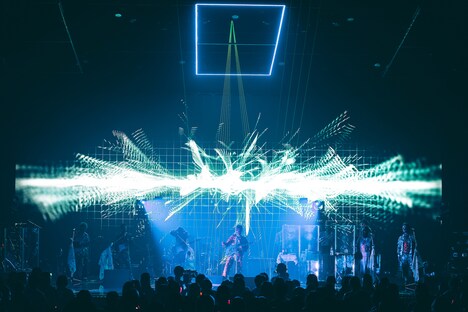 .ENDRECHERI.「REBORN」東京・東京国際フォーラム ホールA公演の様子。（撮影：冨田味我）