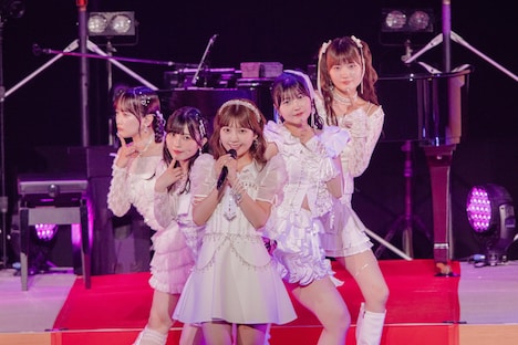 「BEYOOOOONDS CONCERT 2025 SPRING ～Take Me Out To The BUDOOOOOKAN！『Treasury Island』～」の様子。（写真提供：アップフロント）