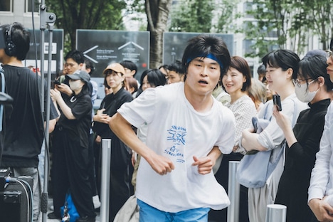 パフォーマンスで参加したAokid。（撮影：後藤武浩）