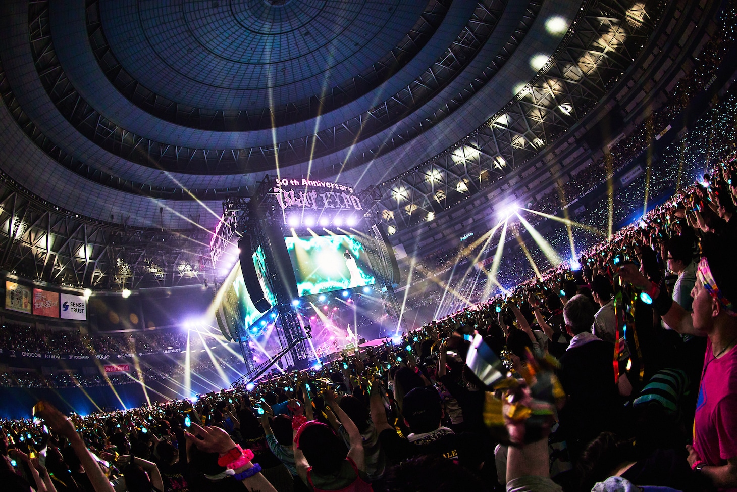 「GLAY 30th Anniversary GLAY EXPO 2024-2025 GRAND FINALE」京セラドーム大阪公演の様子。（撮影：田辺佳子）