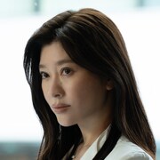 「DOCTOR PRICE」に出演する篠原涼子。©ytv ©逆津ツカサ・有柚まさき / 双葉社