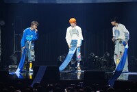 びっしり書かれたメッセージに驚くaoenメンバーたち。