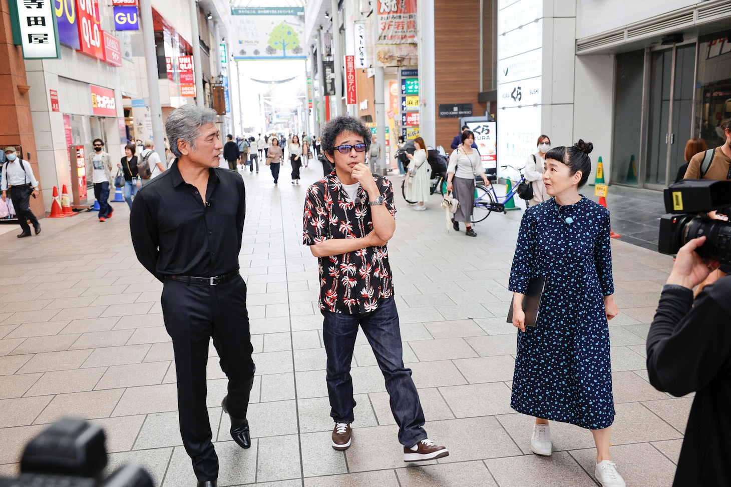 左から吉川晃司、奥田民生、小野文惠アナウンサー。（写真提供：NHK）