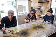 左から吉川晃司、奥田民生、小野文惠アナウンサー。（写真提供：NHK）
