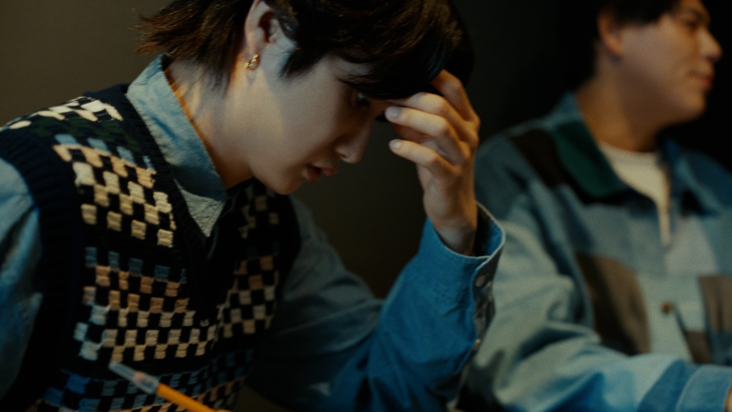 BE:FIRSTのJUNONとLEOが出演するWebムービー「サン生と楽曲作ったよ」編より。