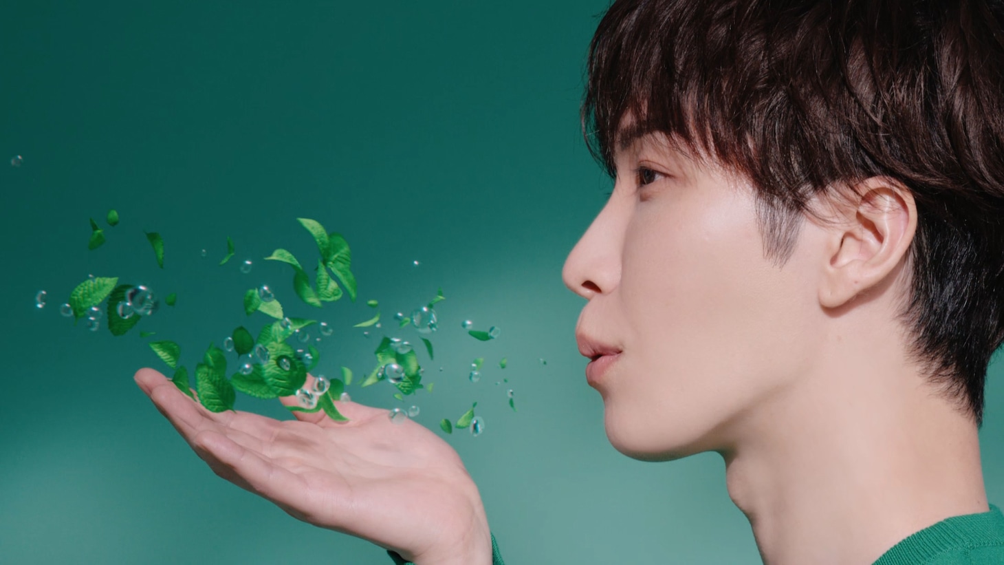 デンティスのWeb CM「息にドレスを」編より。