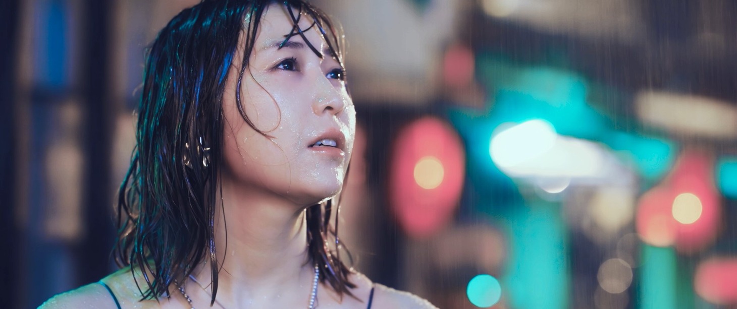 安野希世乃「やんなるわ」ミュージックビデオより。