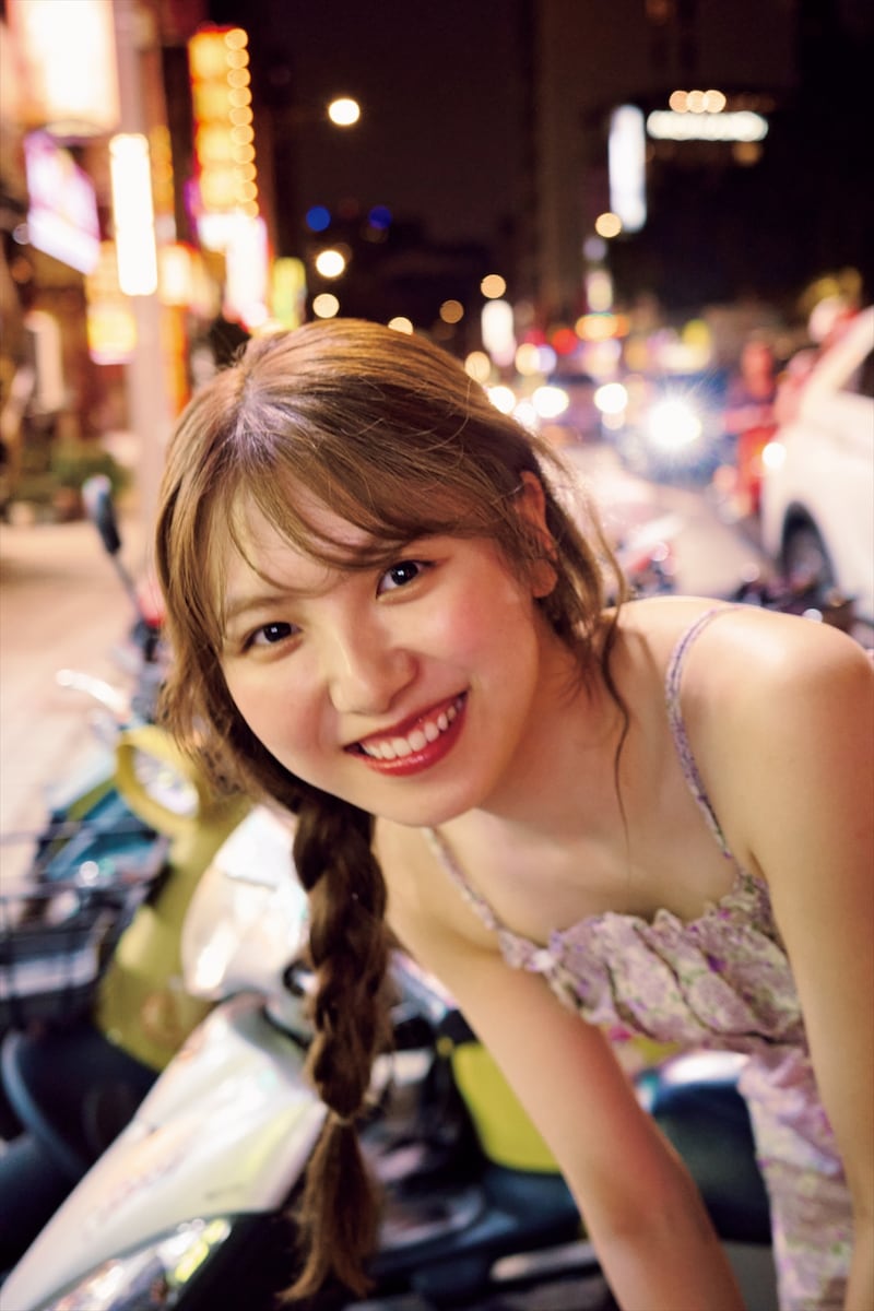 菅原茉椰の2nd写真集より。（撮影：藤原宏）