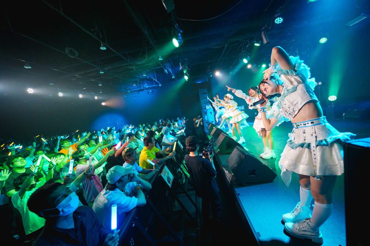 手羽先センセーション新体制お披露目公演の様子。