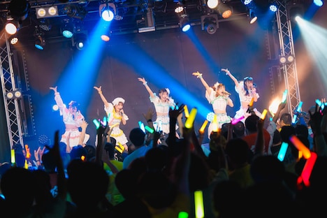 手羽先センセーション新体制お披露目公演の様子。