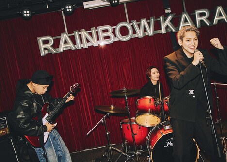 左からLIKIYA、神谷健太、鈴木昂秀。