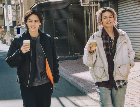 左から吉野北人、与那嶺瑠唯。