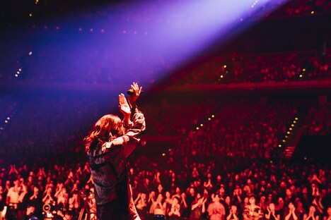 吉井和哉（Vo）（撮影：横山マサト）