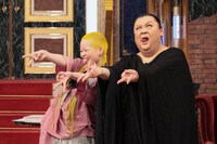 COCONAとマツコ・デラックス。 ©日本テレビ