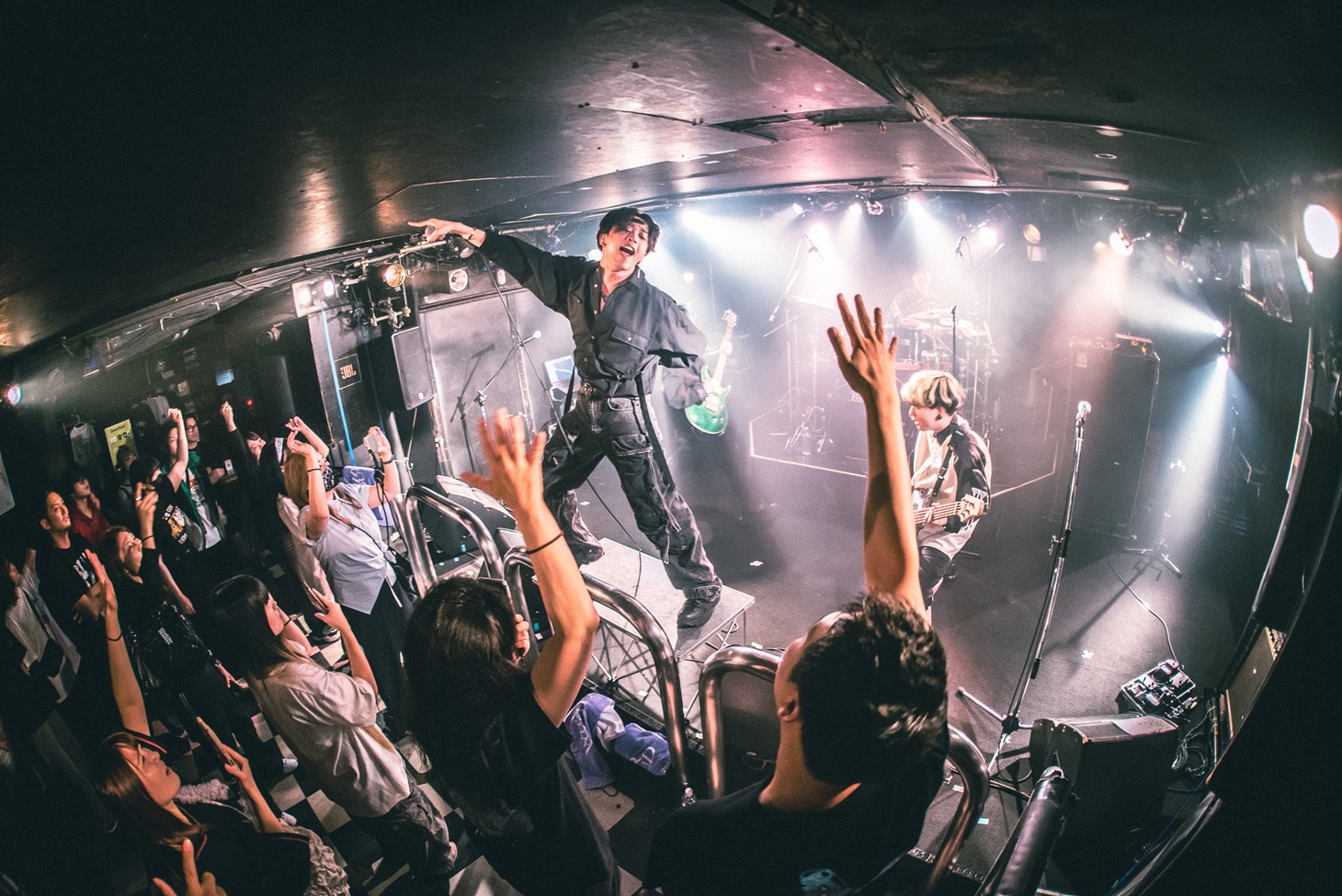 WHISPER OUT LOUD（Photo by YUTA KOIZUMI）