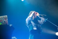 フロアを見る眉村ちあき。