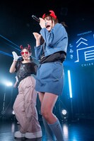 歌い踊る眉村ちあき。