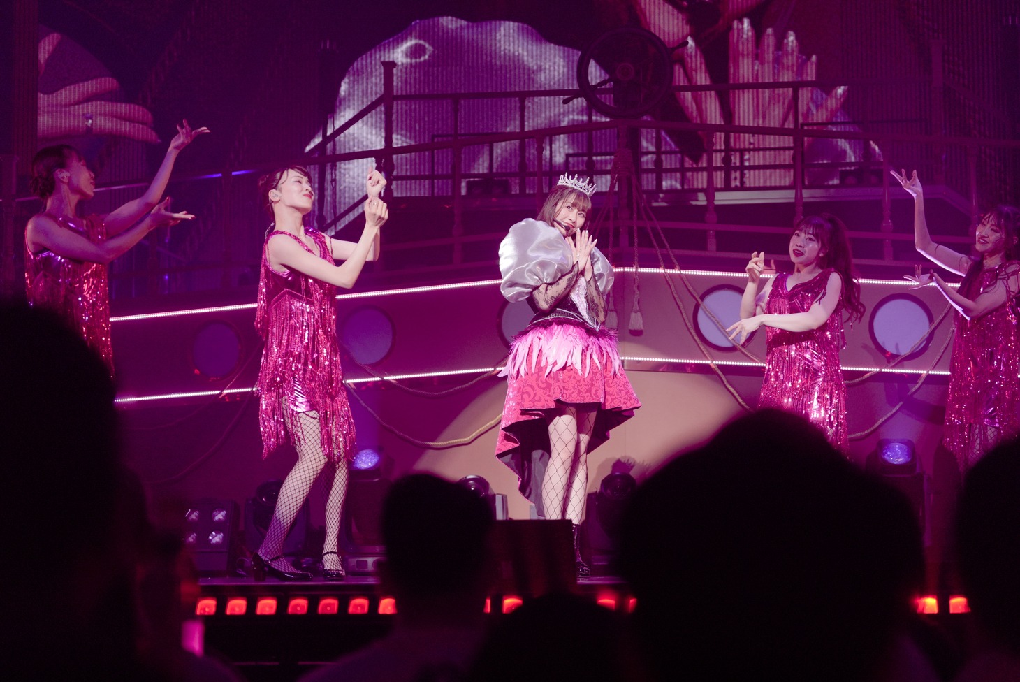 佐々木彩夏「AYAKA NATION 2025 VIP ROOM A+ ～the Voyage～」の様子。（撮影：上飯坂一）