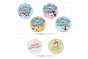 Mrs. GREEN APPLEとコラボレーションした「サマー・クールオフ at Tokyo Disney Resort」の缶バッジ。©Disney