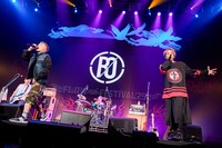 BACK-ONのステージの様子。