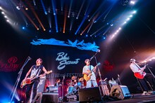 BLUE ENCOUNTのステージの様子。