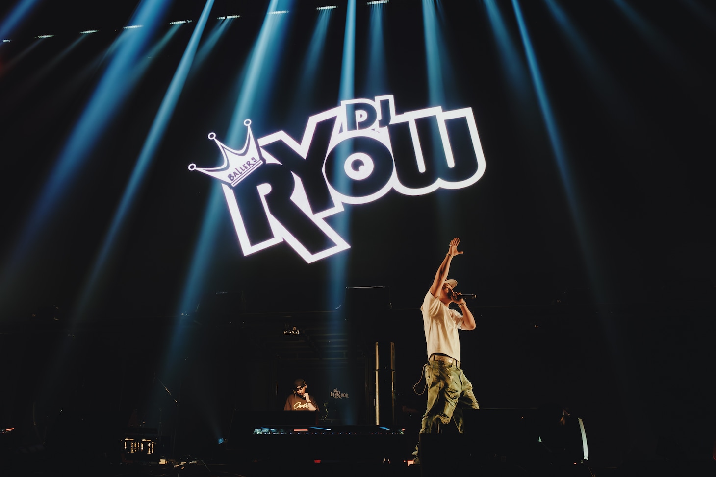 DJ RYOWのDJタイムの様子。（Photo by Daiki Miura）