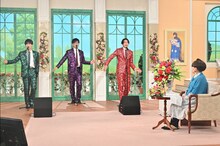 歌を披露する純烈。©︎テレビ朝日