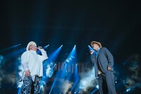 左からHIPPY、TEE。