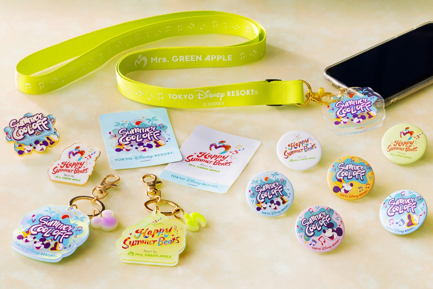 Mrs. GREEN APPLEとコラボレーションした「サマー・クールオフ at Tokyo Disney Resort」のグッズ。©Disney