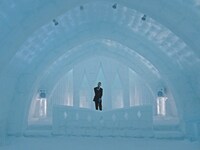 千葉雄喜「流れる」ミュージックビデオより。