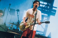 はっとり（Vo, G）（撮影：後藤壮太郎）