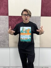 「ライブナタリー “Base Ball Bear × Galileo Galilei” -2025-」グッズを着用した堀之内大介（Base Ball Bear）。