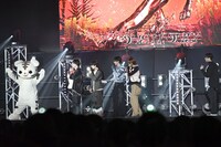 ホワイトタイガーの登場に驚くONE N' ONLY。