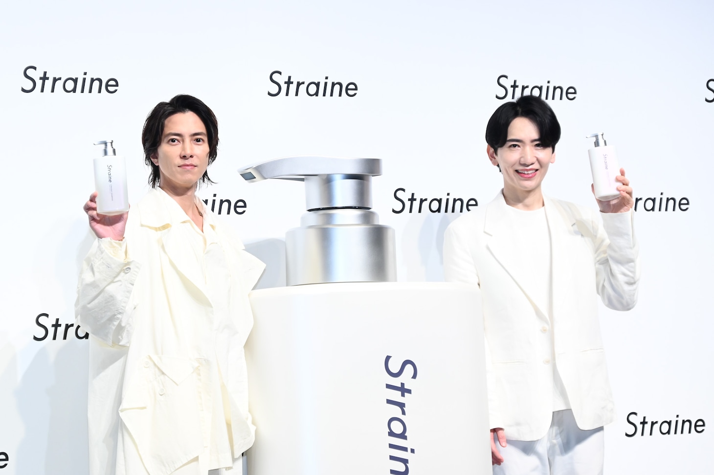 左から山下智久、Aiロボティクス株式会社の龍川誠代表取締役。