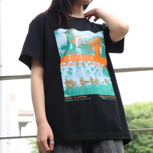 「ライブナタリー “Base Ball Bear × Galileo Galilei” -2025-」Tシャツの着用イメージ。